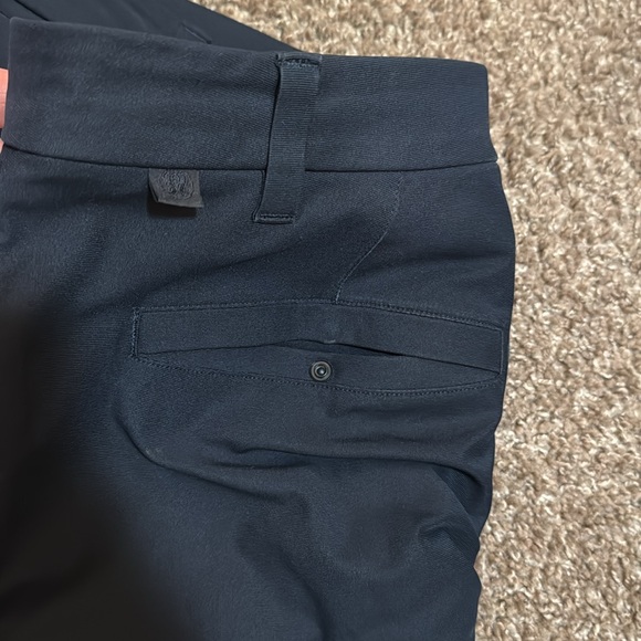 Men’s lululemon commission relaxed pants 36W34L - Picture 3 of 3